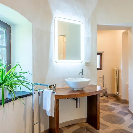 Castello Quattro Torri 3* Arignano