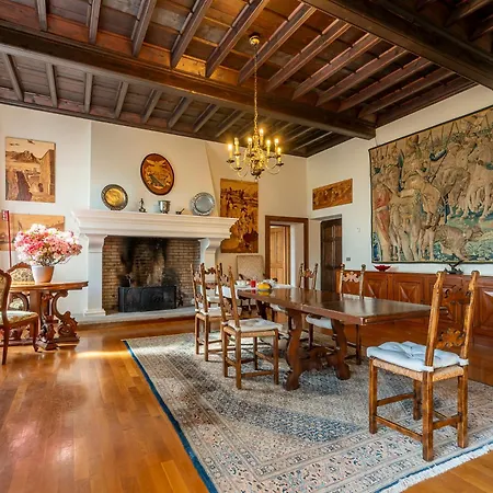 Castello Quattro Torri * Arignano