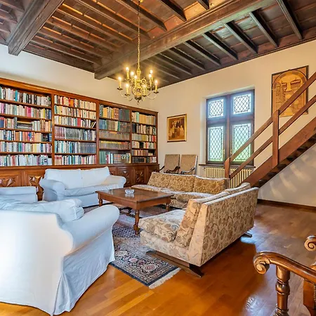 Castello Quattro Torri 3* Arignano