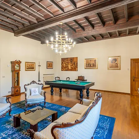 Castello Quattro Torri بيت ضيافة Arignano
