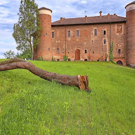 Castello Quattro Torri Arignano