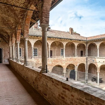 بيت ضيافة Castello Quattro Torri Arignano