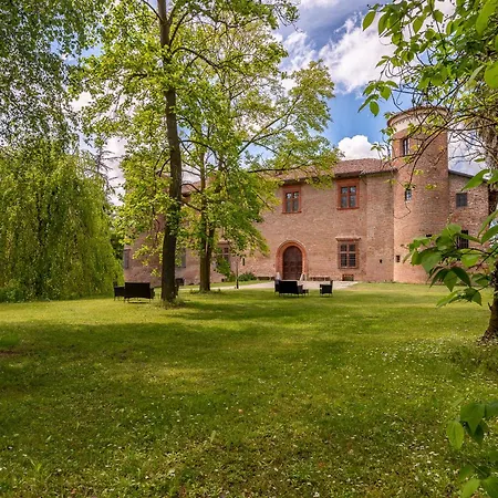 بيت ضيافة Castello Quattro Torri 3*