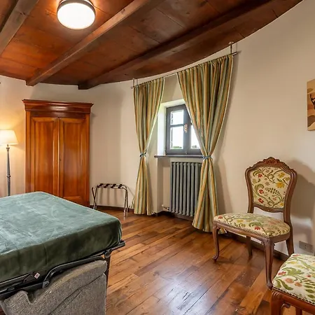 Castello Quattro Torri בית הארחה