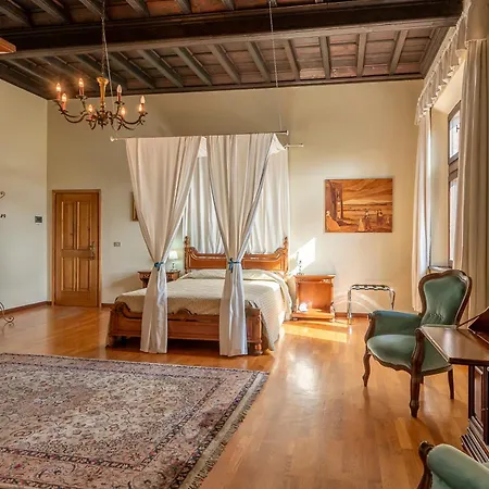 Castello Quattro Torri 3* Arignano