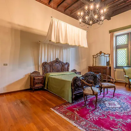 Castello Quattro Torri بيت ضيافة