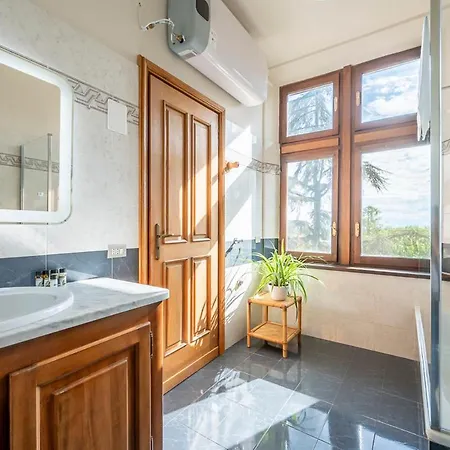 بيت ضيافة Castello Quattro Torri 3*