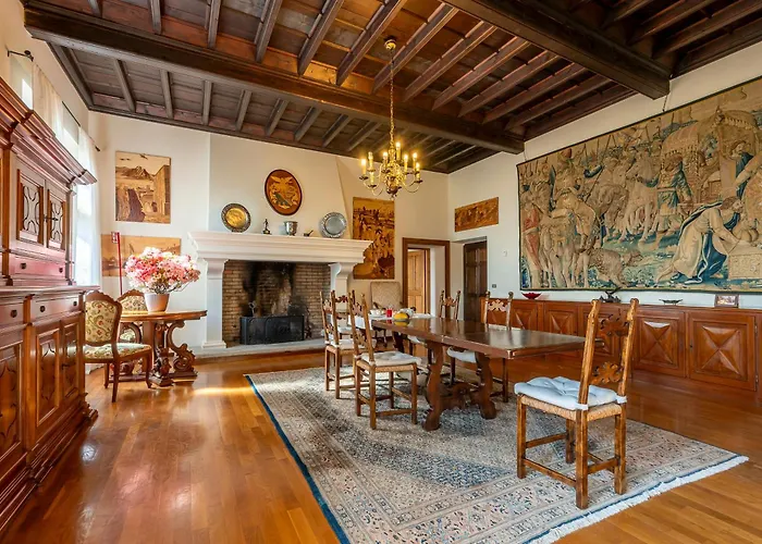 Castello Quattro Torri 3* Arignano