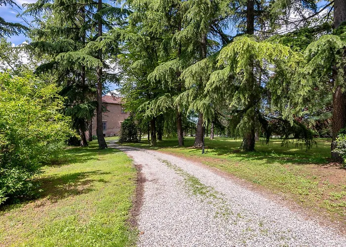 Castello Quattro Torri Гостевой дом Arignano