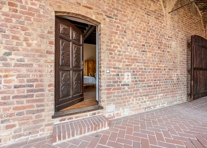 Castello Quattro Torri Гостевой дом Arignano