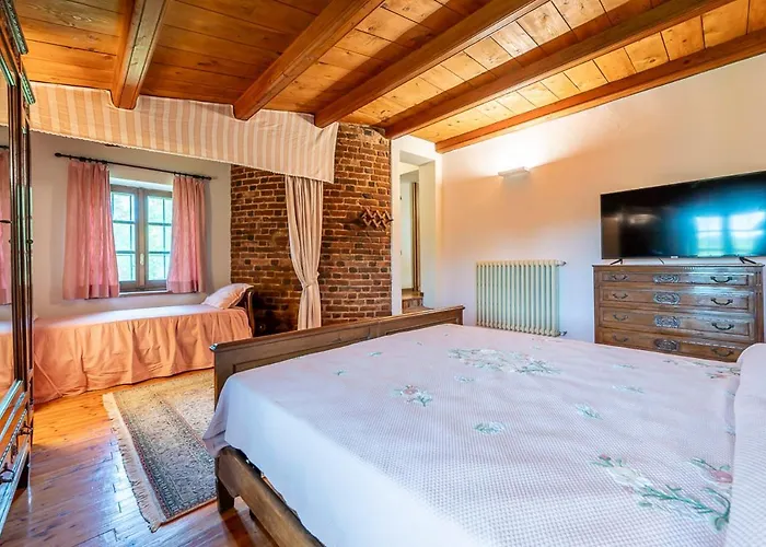 Гостевой дом Castello Quattro Torri Arignano