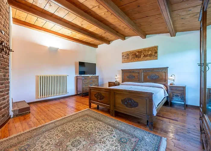Castello Quattro Torri Гостевой дом Arignano